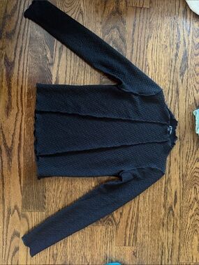Target Art Class Girls size 10-13 Black Crew Neck Textured Long-Sleeve Top